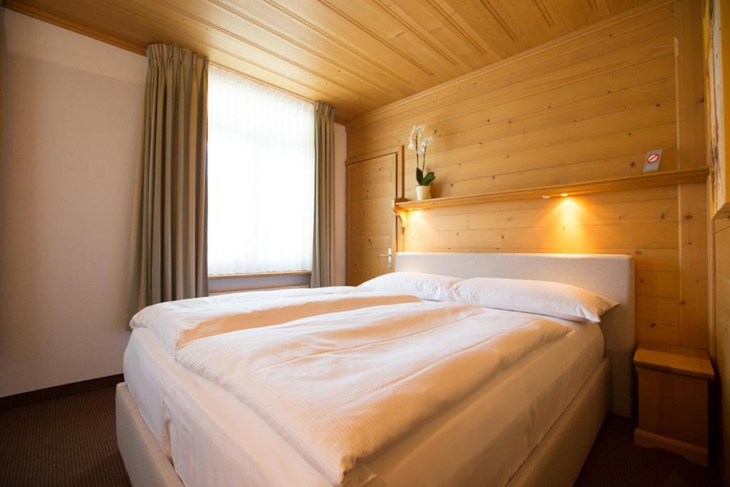 Sonnegg Hotel Zweisimmen Δωμάτιο φωτογραφία